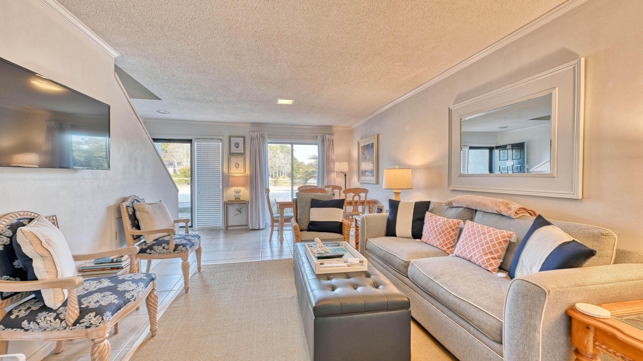 Photo of Livingroom in Arcadian Shores