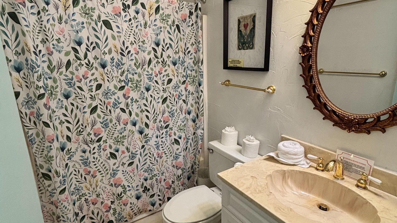 Photo of Bathroom in Arcadian Shores