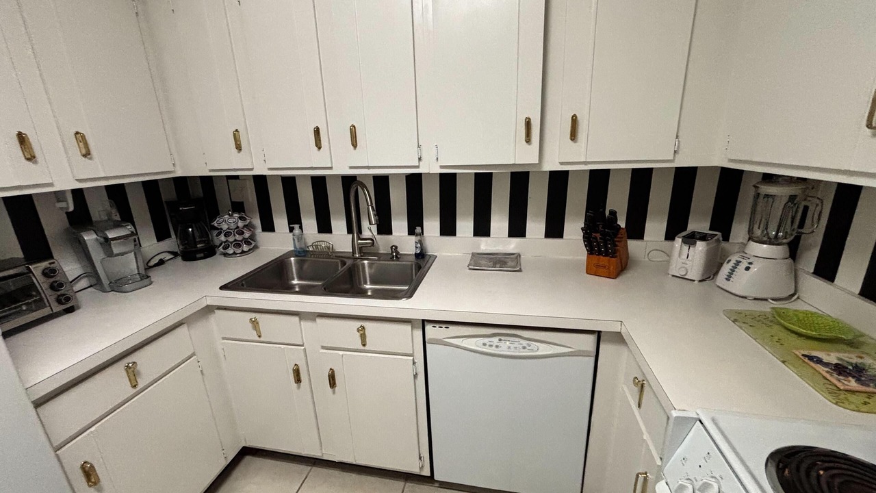 Photo of Kitchen in Arcadian Shores
