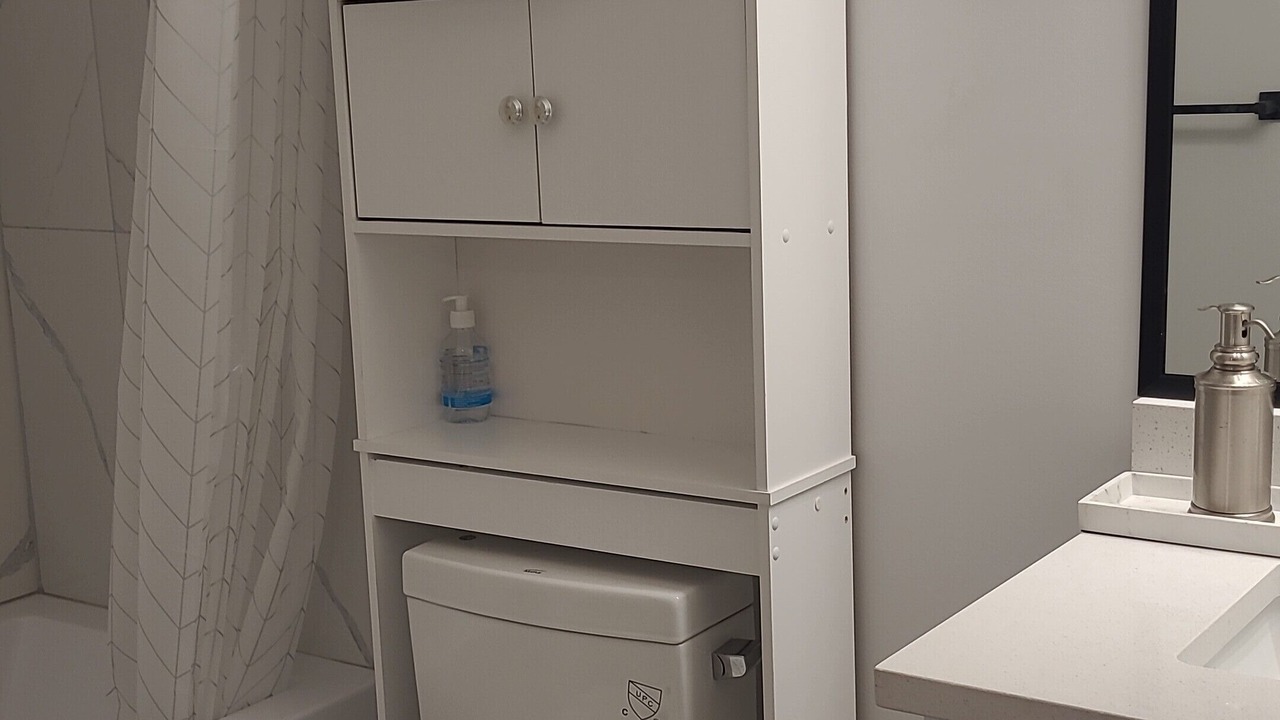 Photo of Bathroom in Division No. 11