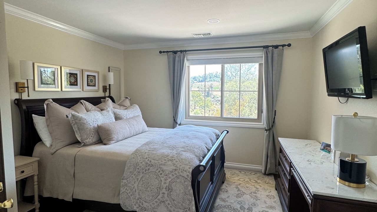 Photo of Bedroom in Escondido