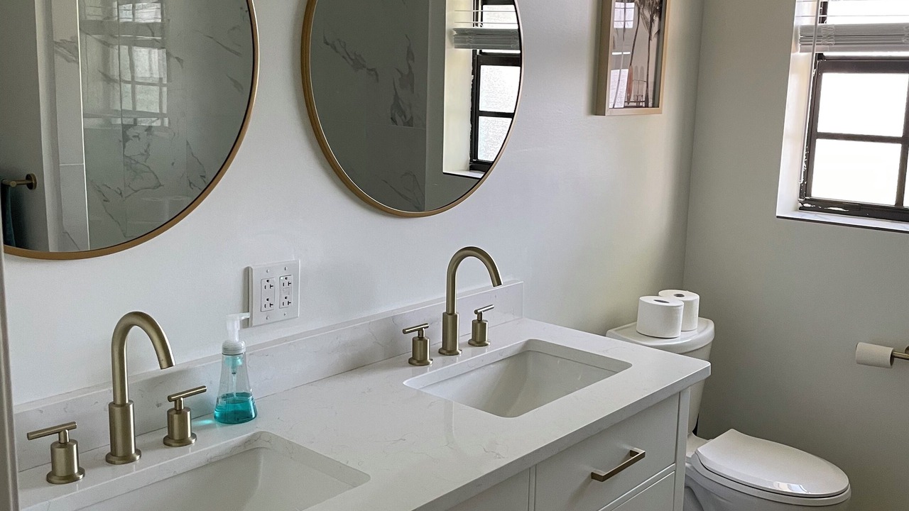 Photo of Bathroom in Venetian Way