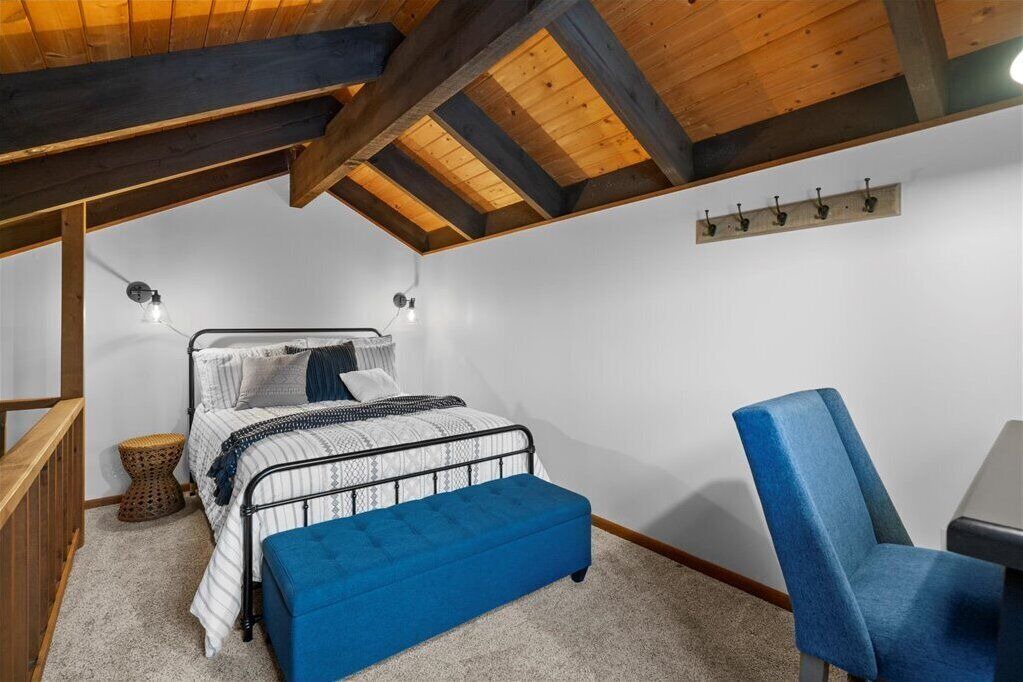 Photo of Bedroom in Lakeville