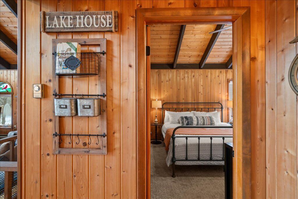 Photo of Bedroom in Lakeville