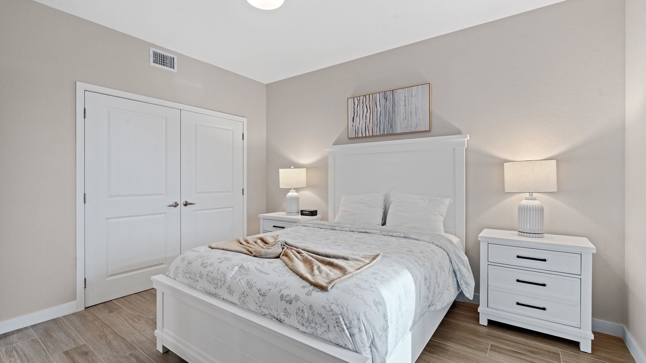 Photo of Bedroom in Yacht Club