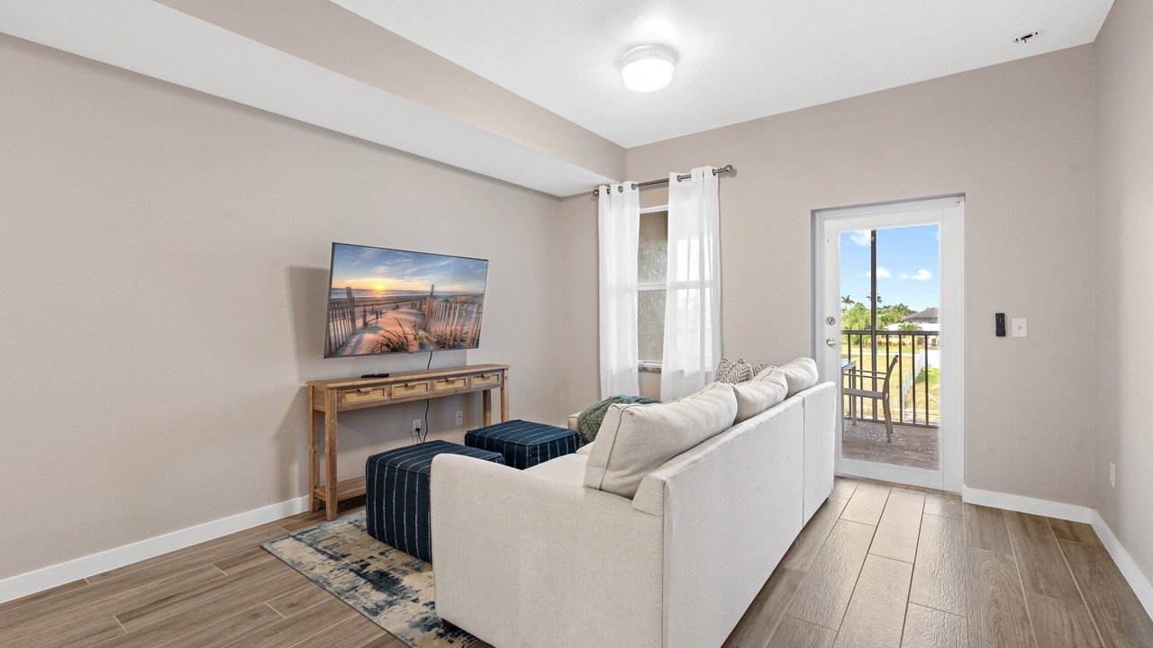 Photo of Livingroom in Yacht Club