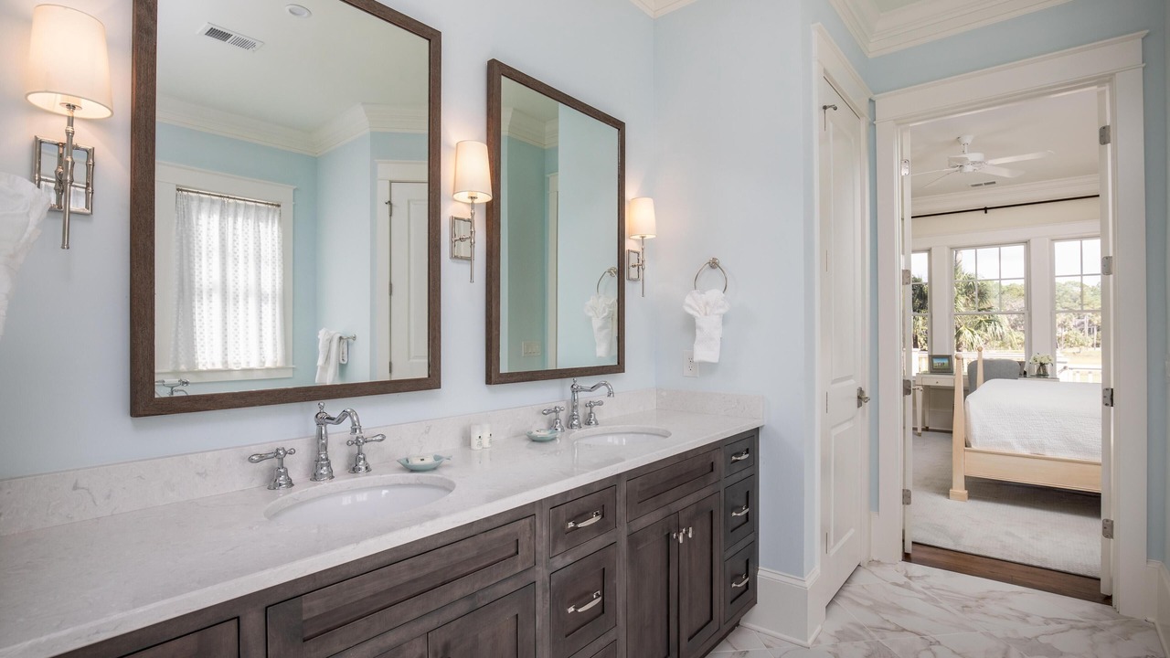 Photo of Bathroom in Vanderhorst Plantation