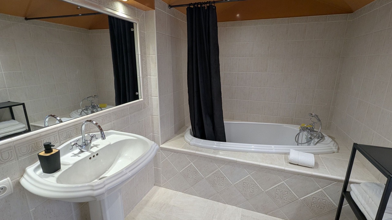 Photo of Bathroom in Briare