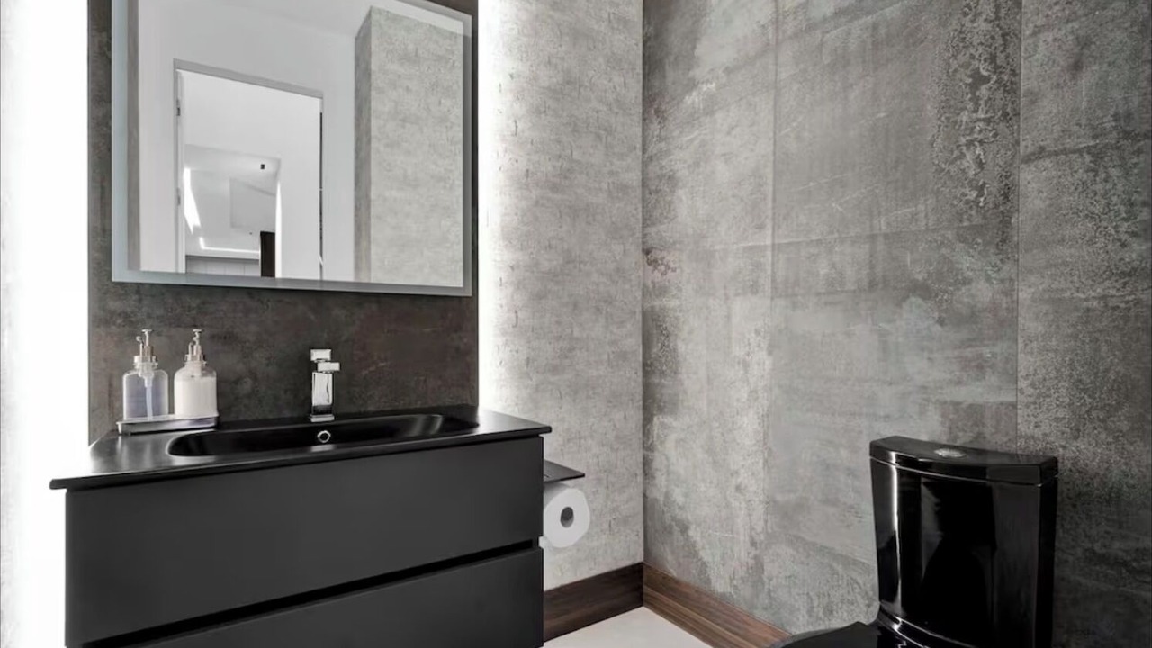 Photo of Bathroom in Miami Gardens