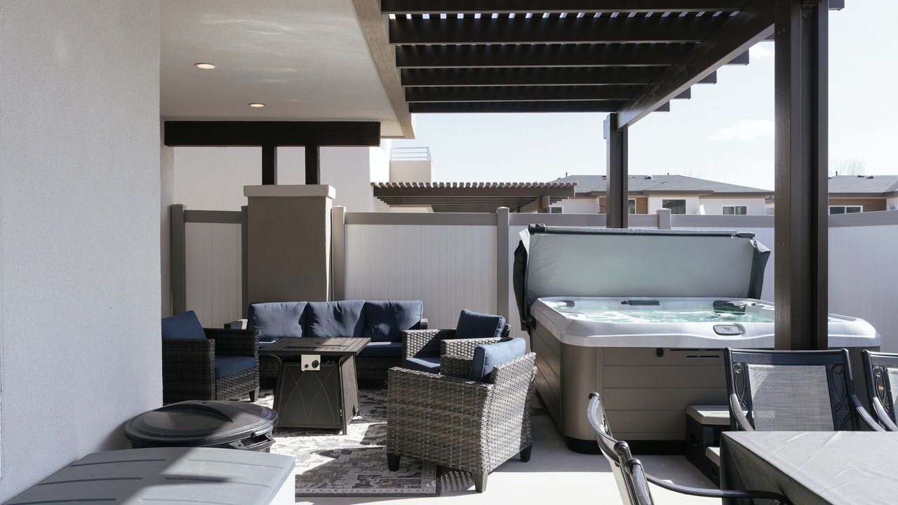 Photo of Patio Balcony in Hildale