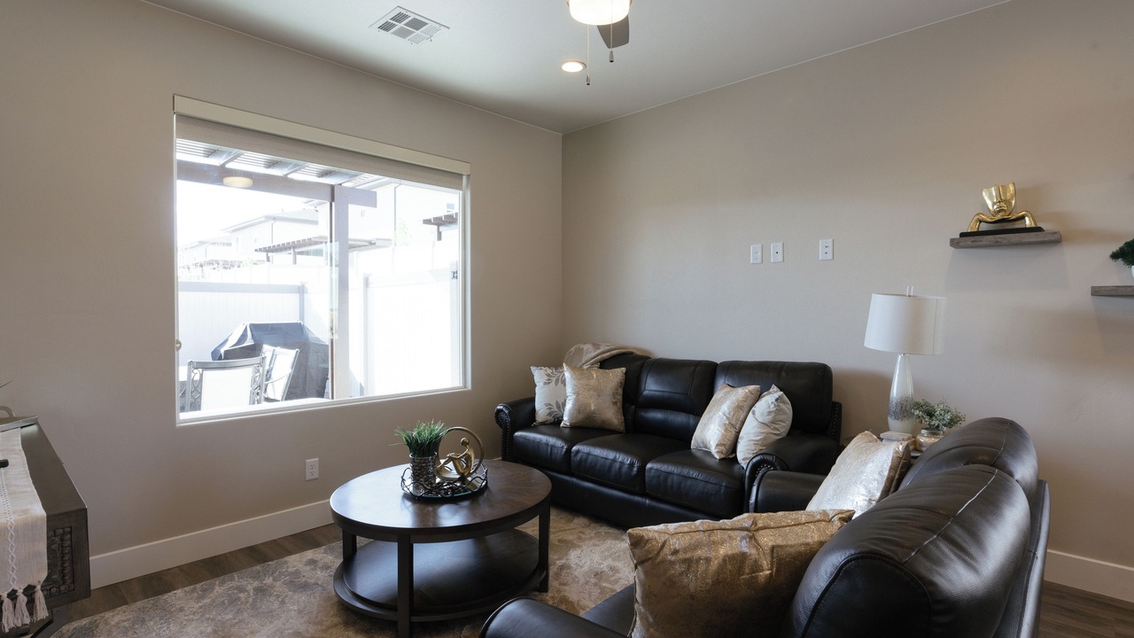 Photo of Livingroom in Hildale