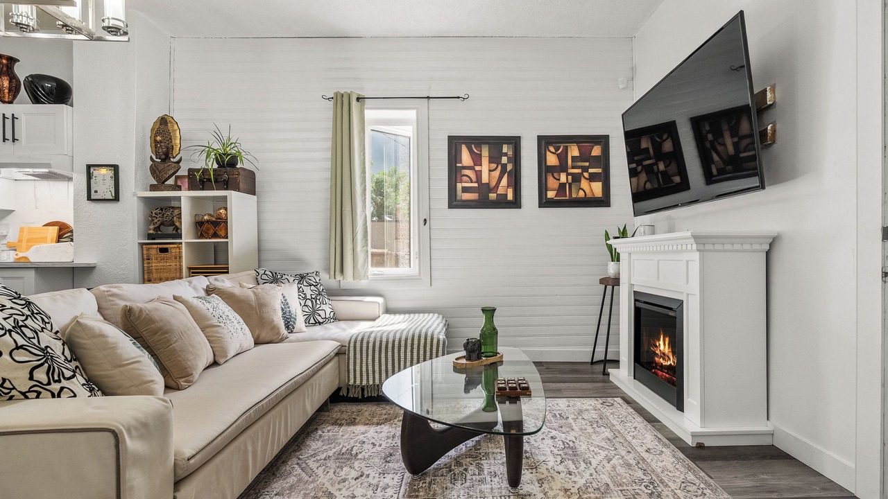 Photo of Livingroom in Drumheller