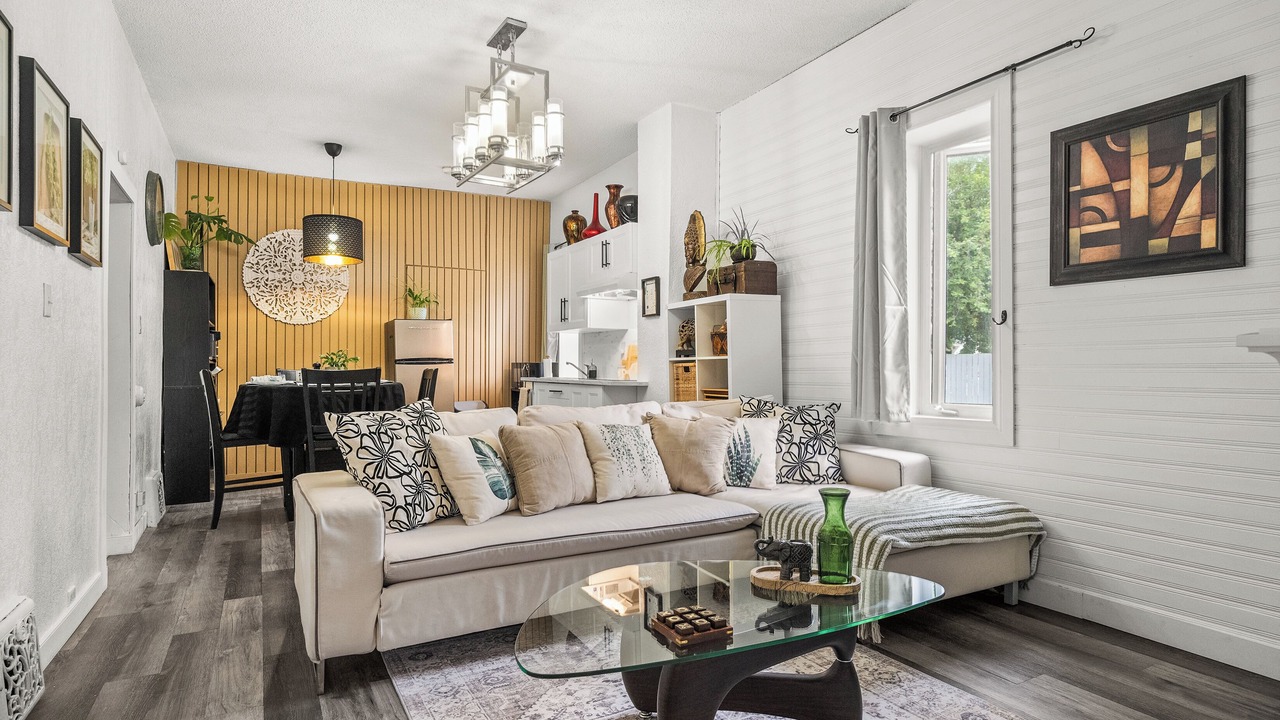 Photo of Livingroom in Drumheller