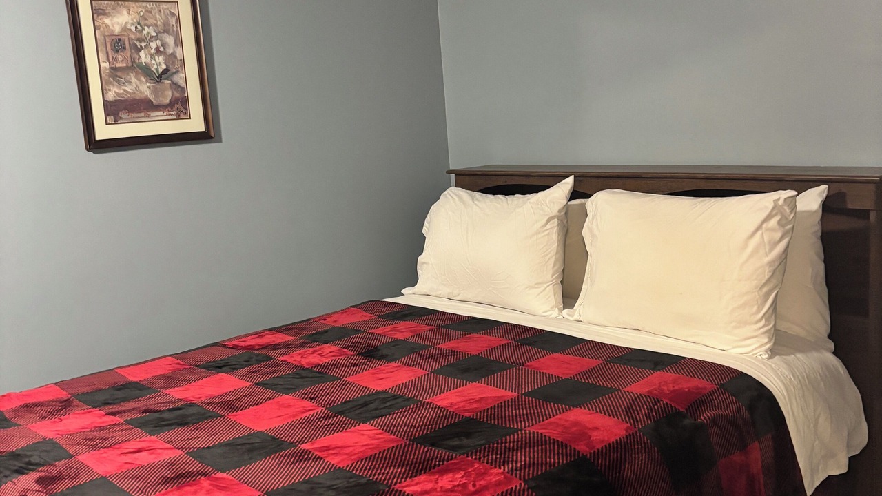 Photo of Bedroom in Lansing