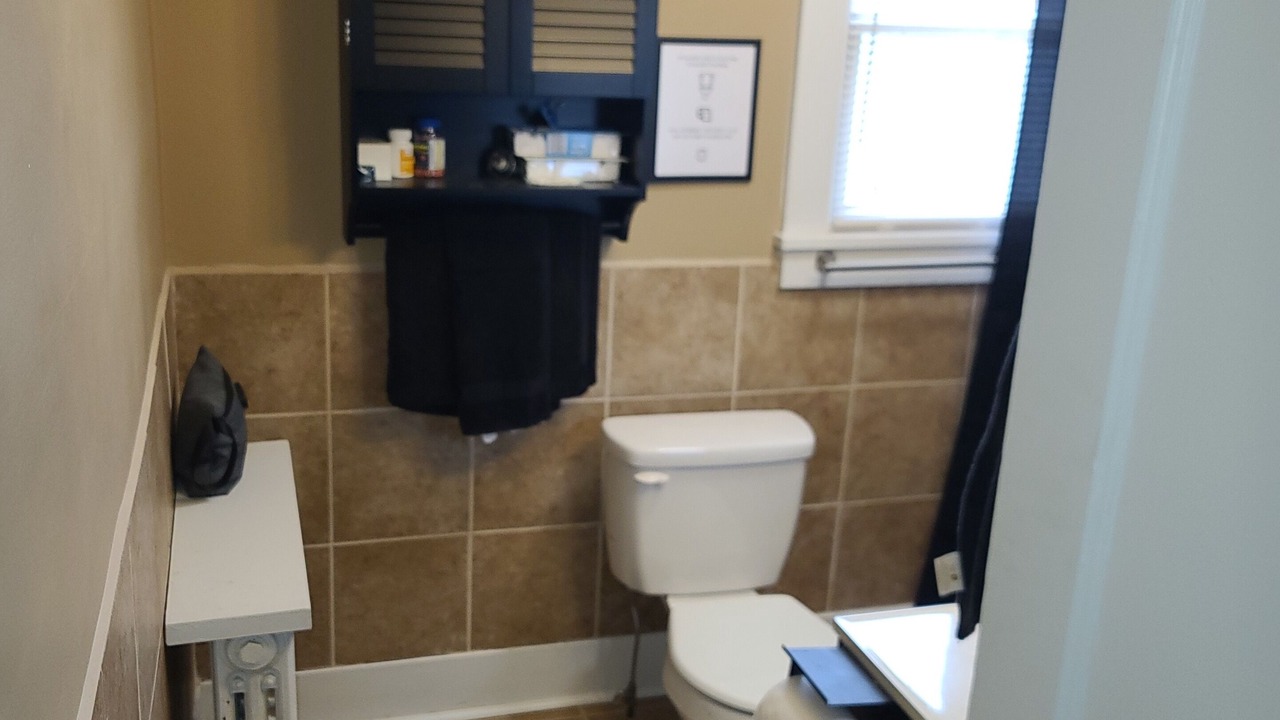 Photo of Bathroom in Natrona