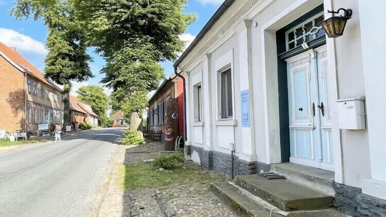 Photo of Others in Breetz