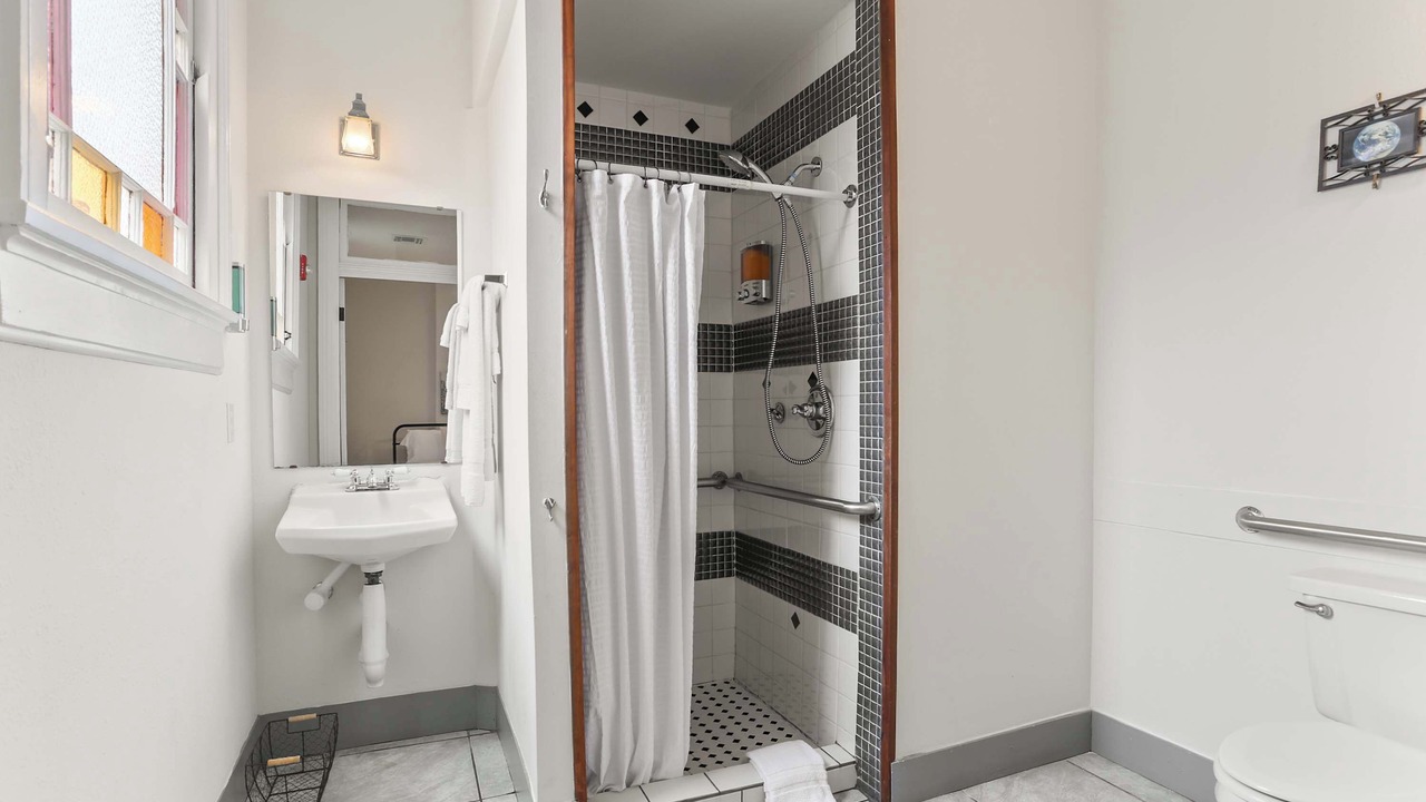 Photo of Bathroom in Mid-City