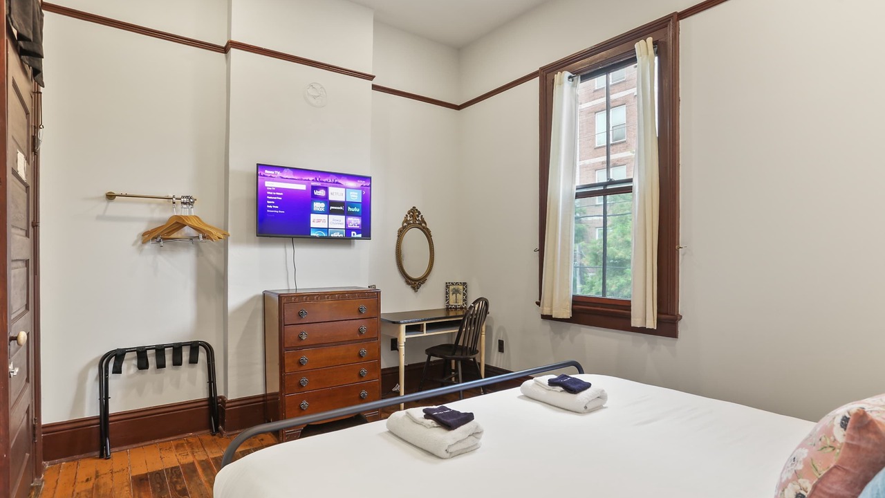 Photo of Bedroom in Mid-City