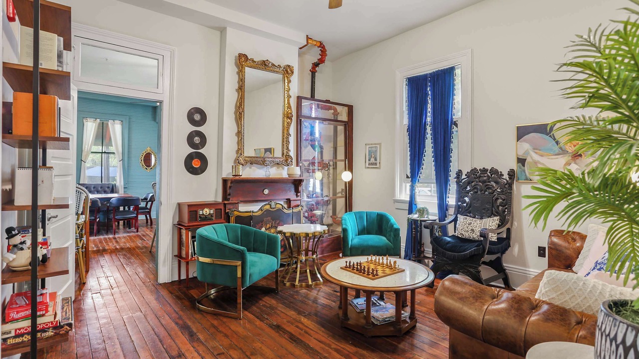 Photo of Livingroom in Mid-City