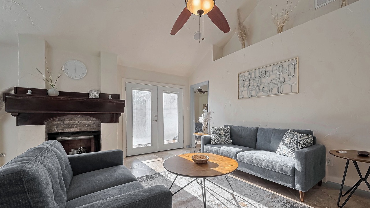 Photo of Livingroom in Spring