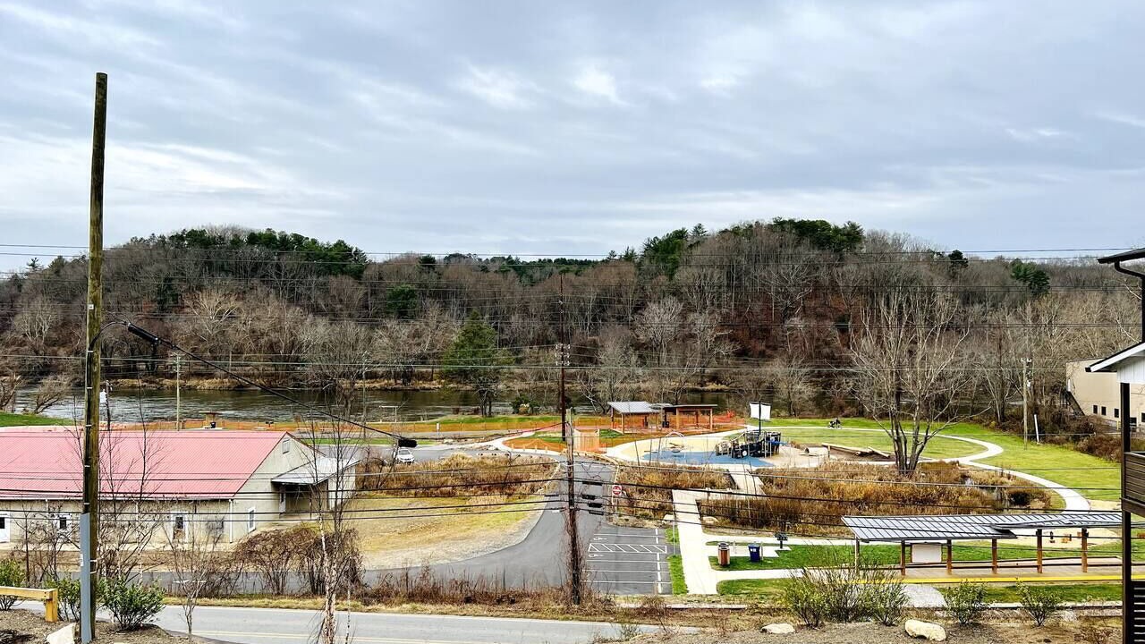 Photo of Others in Woodfin