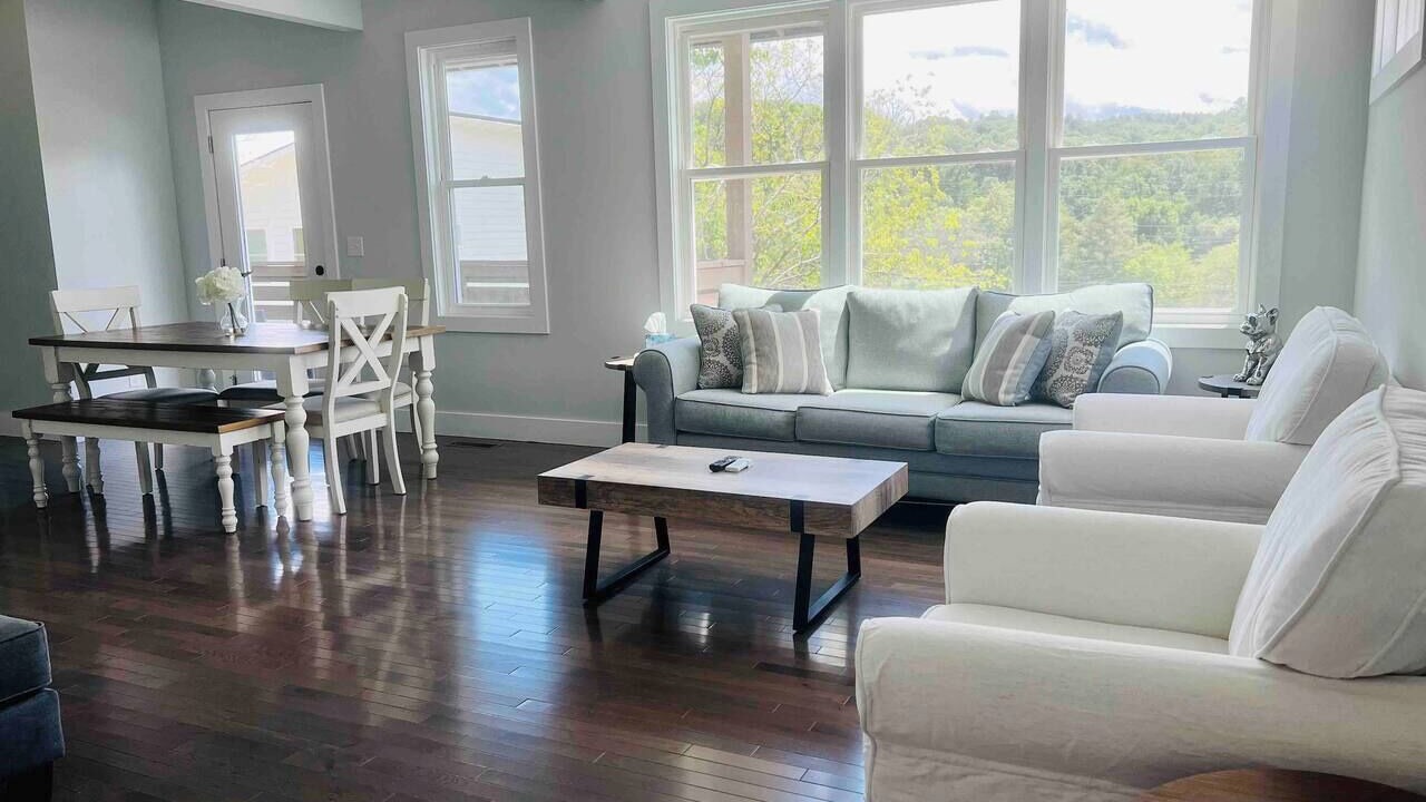 Photo of Bedroom in Woodfin