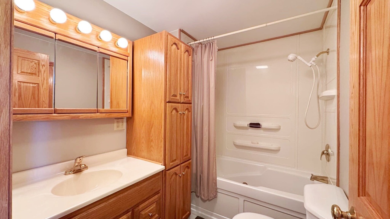 Photo of Bathroom in Backus