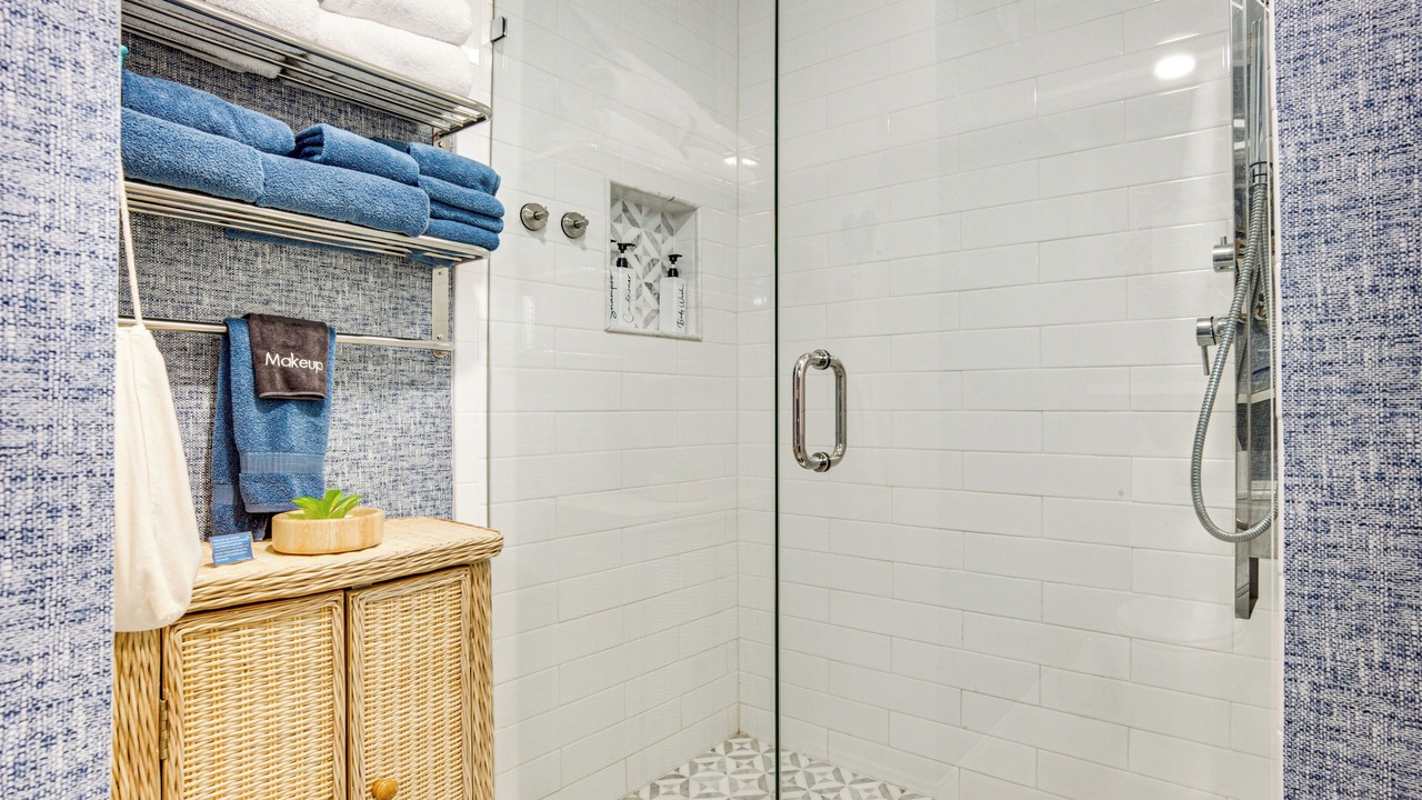 Photo of Bathroom in Beachwalk