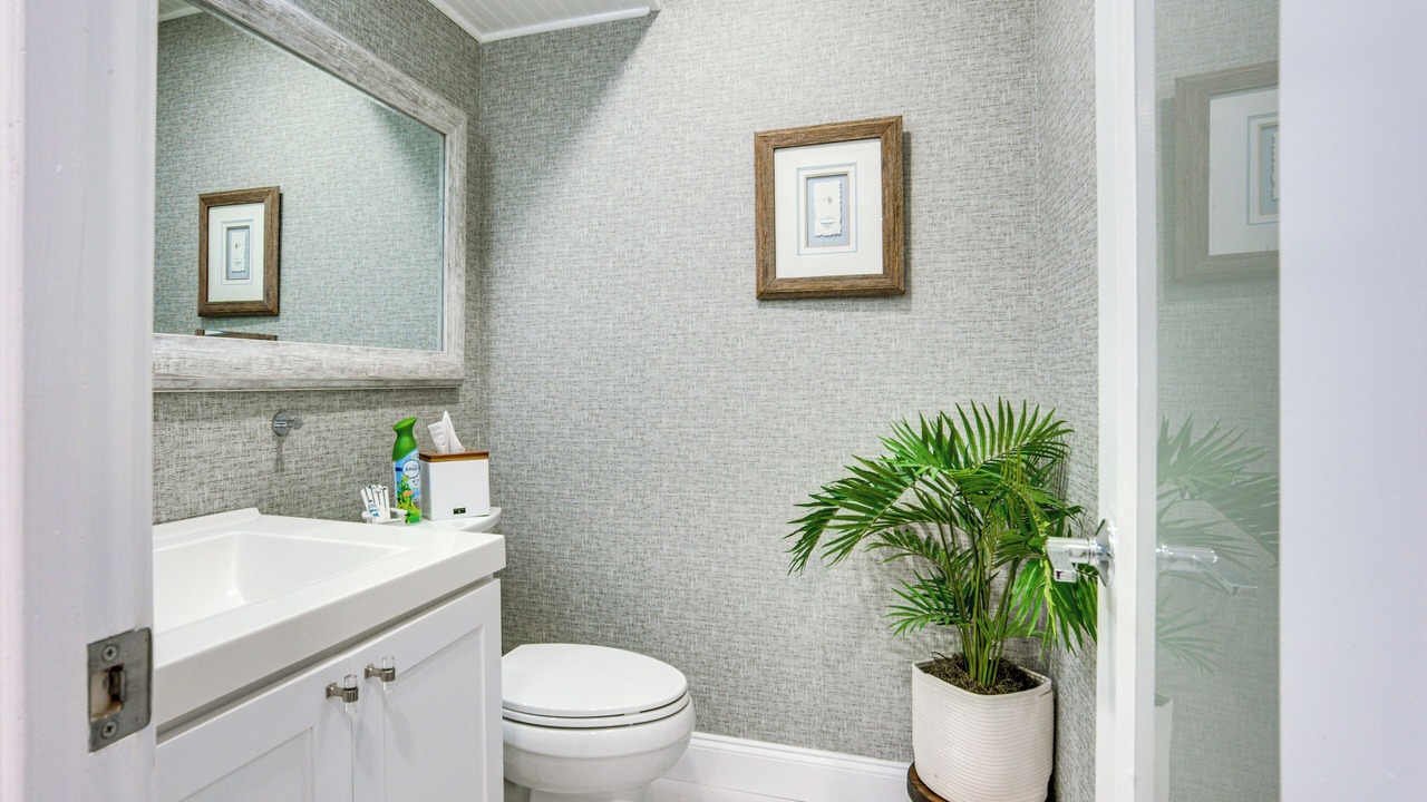 Photo of Bathroom in Beachwalk