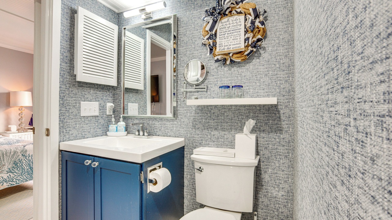Photo of Bathroom in Beachwalk