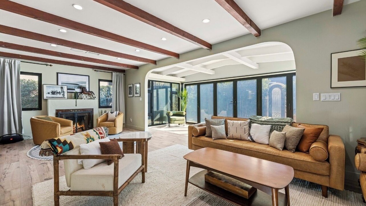 Photo of Livingroom in Silver Strand