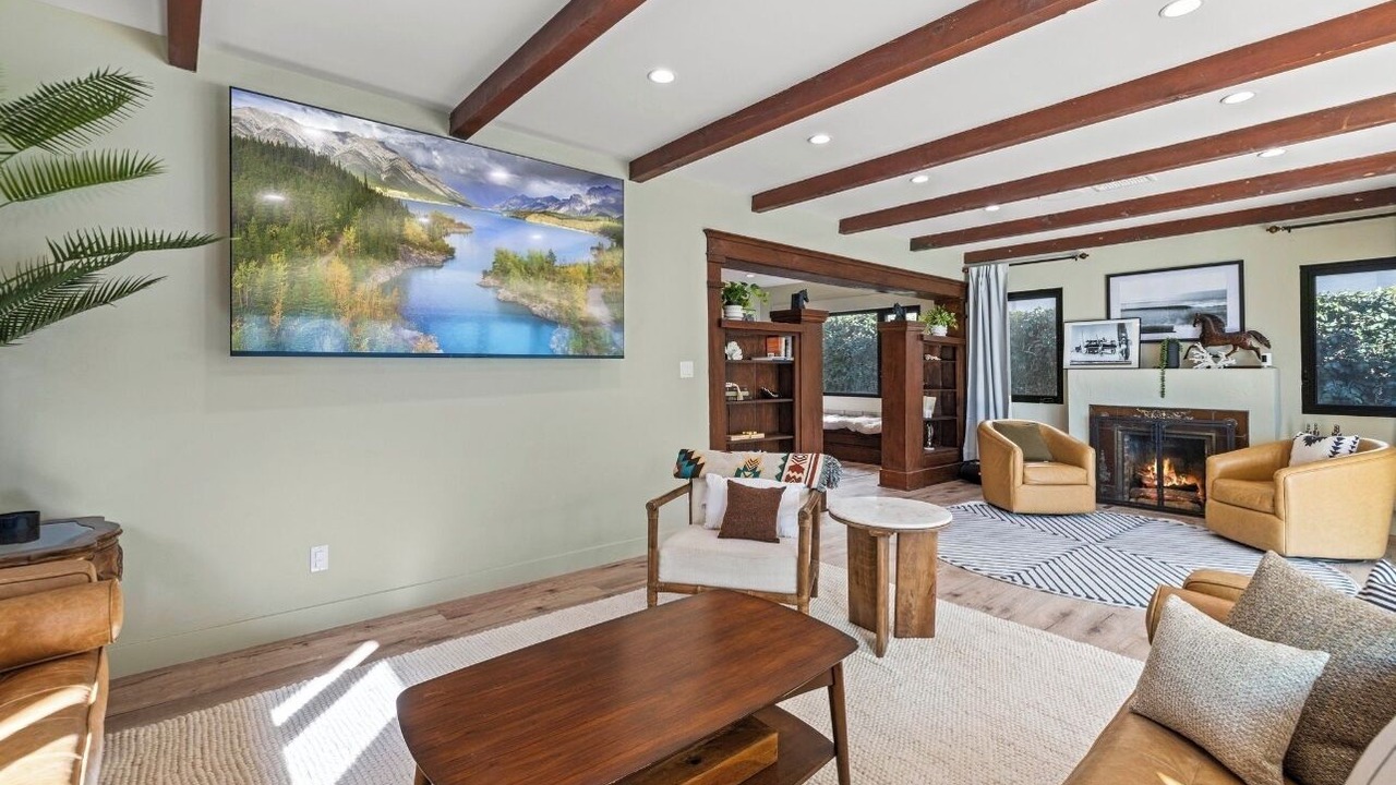 Photo of Livingroom in Silver Strand