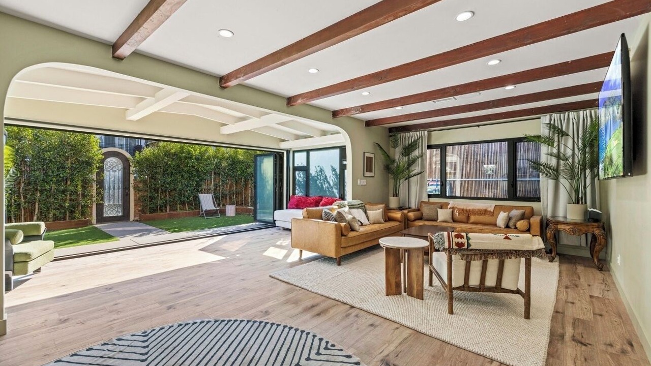 Photo of Livingroom in Silver Strand