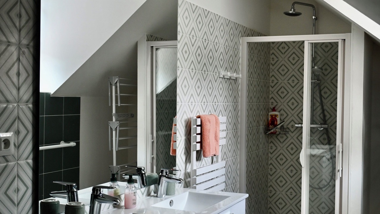 Photo of Bathroom in Dampierre-en-Burly