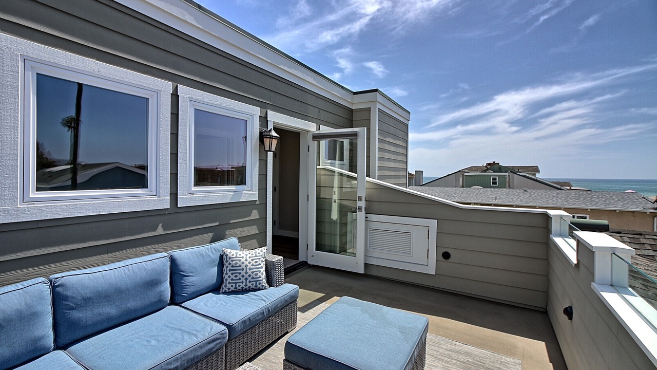 Photo of Patio Balcony in Pierpont Bay
