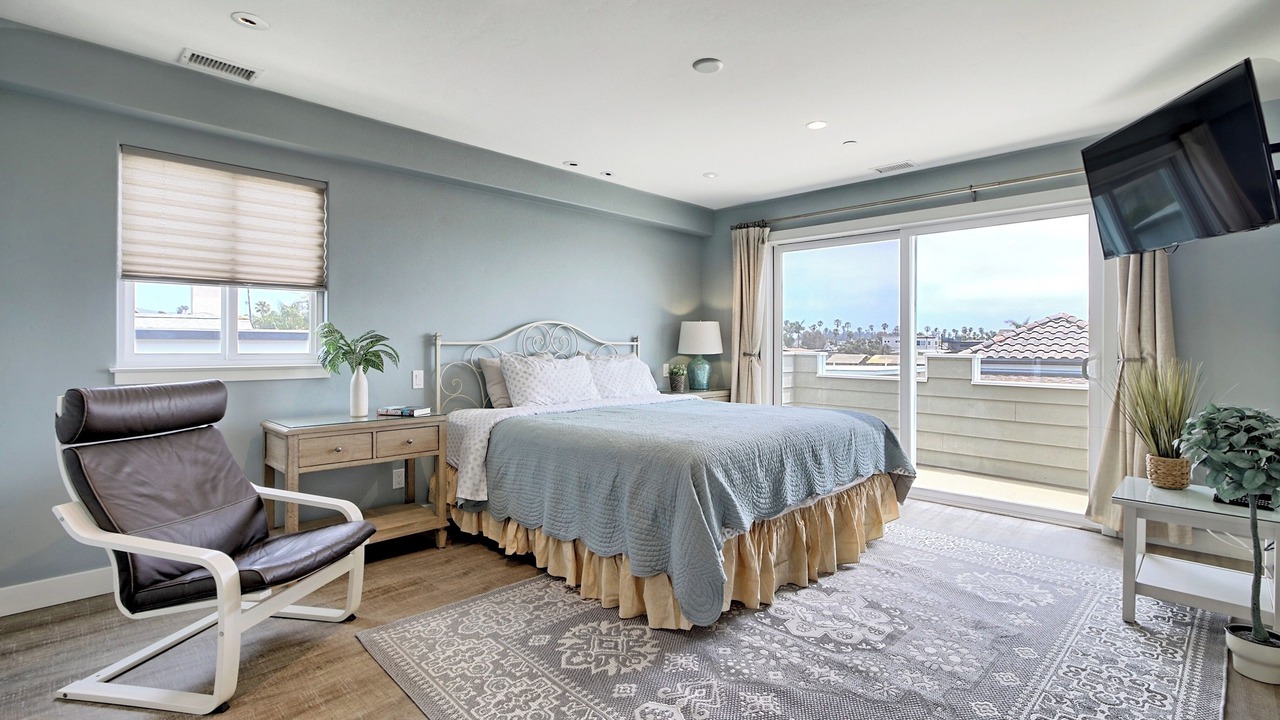 Photo of Bedroom in Pierpont Bay