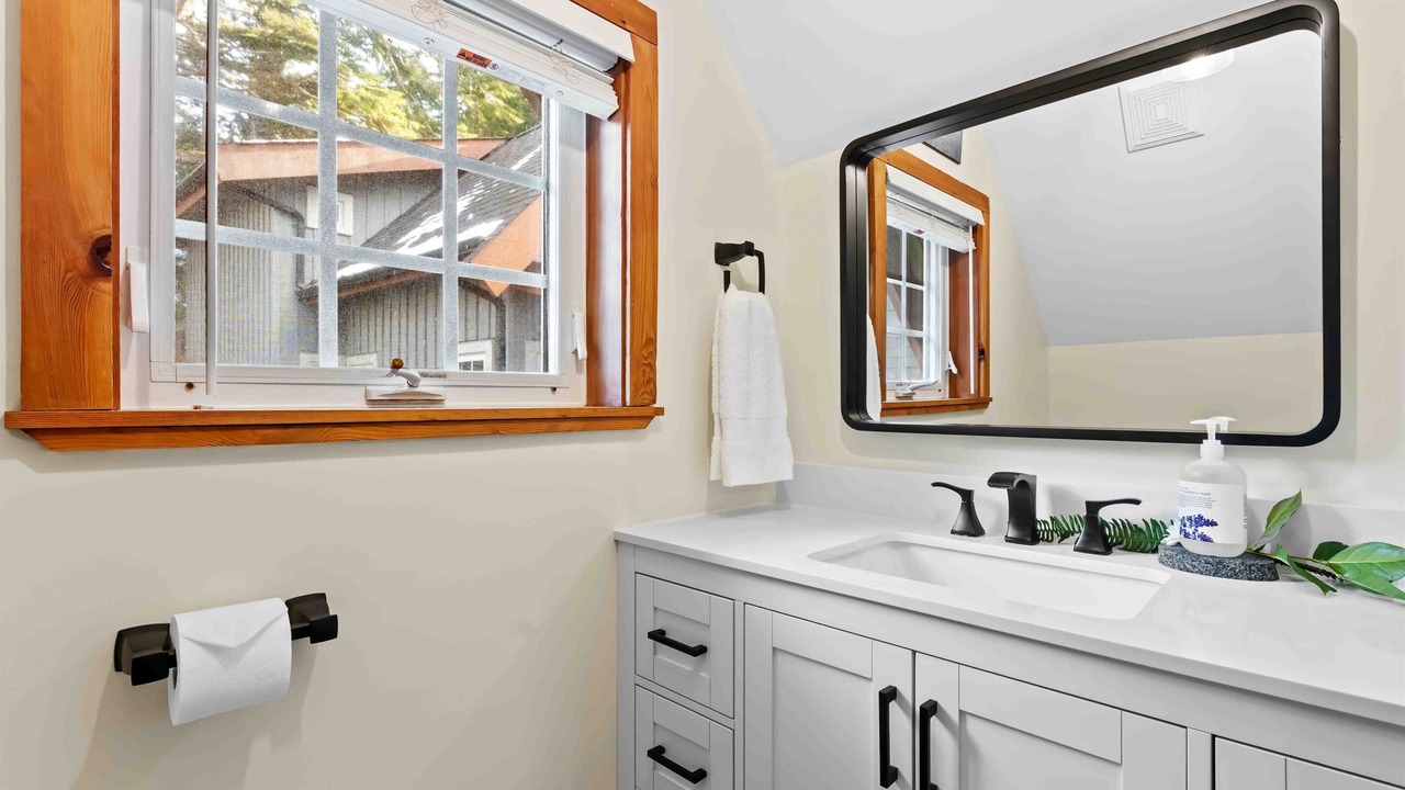 Photo of Bathroom in Ucluelet