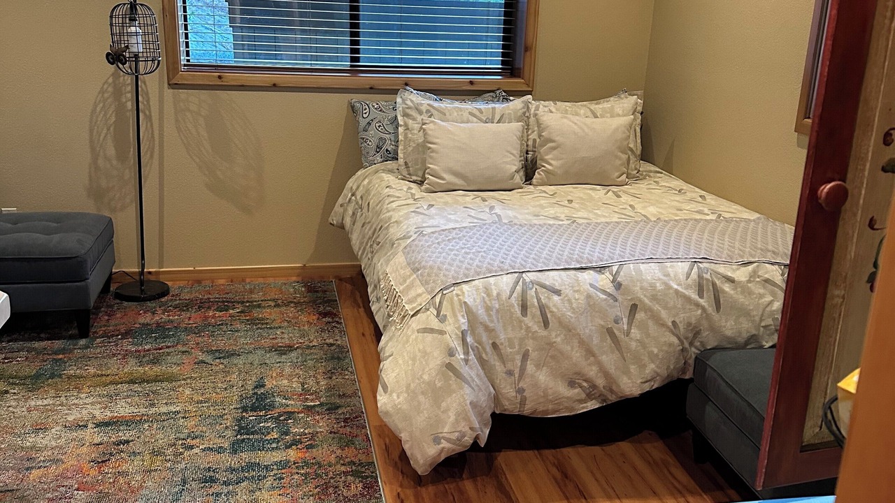 Photo of Bedroom in Pine Cove