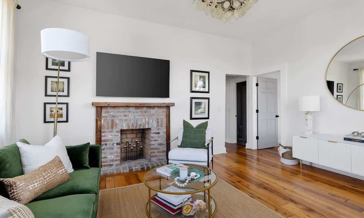 Photo of Livingroom in South of Broad