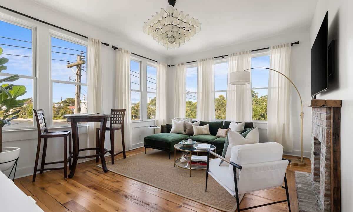 Photo of Livingroom in South of Broad
