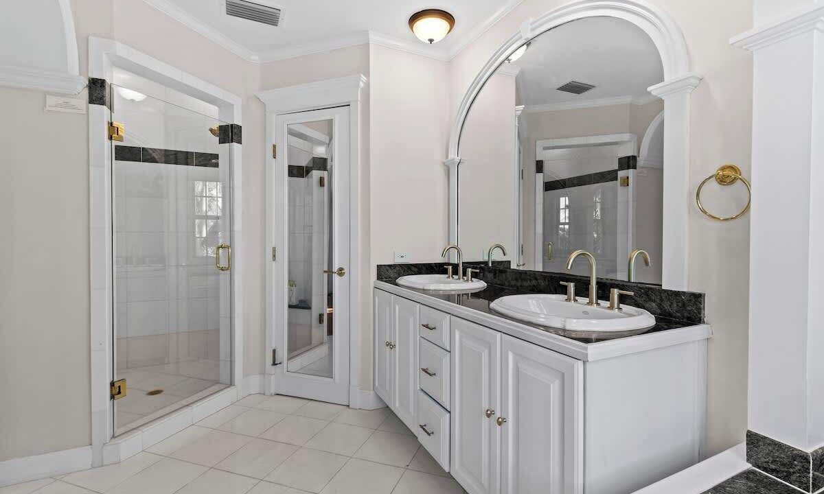 Photo of Bathroom in Islamorada