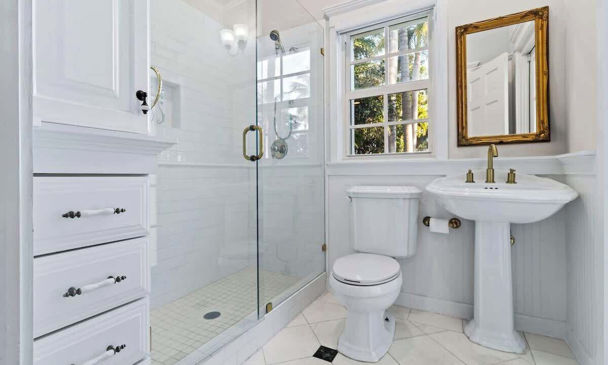 Photo of Bathroom in Islamorada