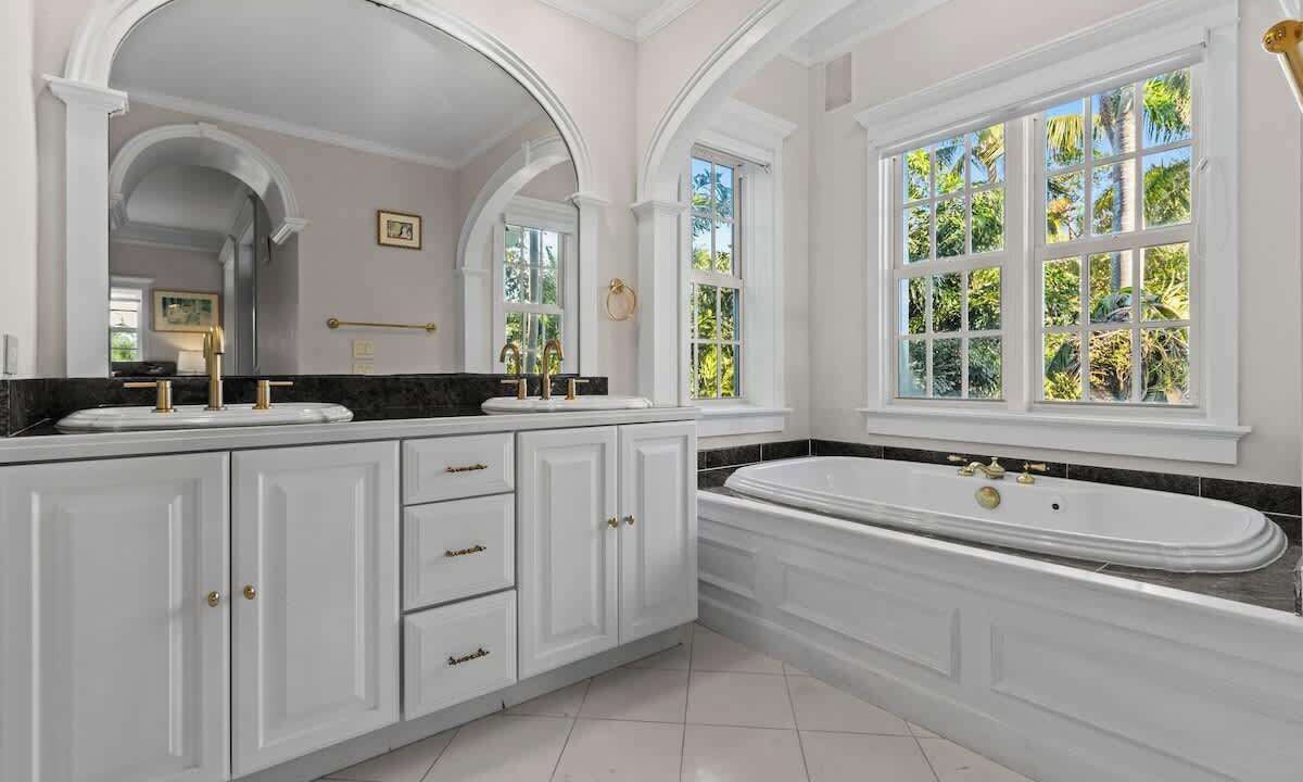 Photo of Bathroom in Islamorada
