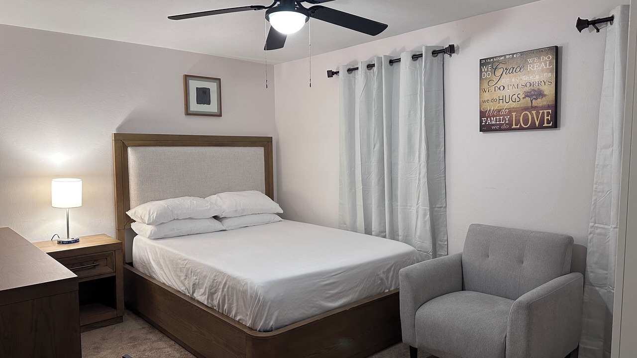 Photo of Bedroom in Export