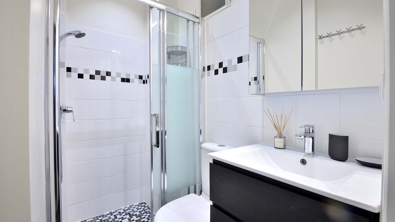 Photo of Bathroom in 7th Arrondissement