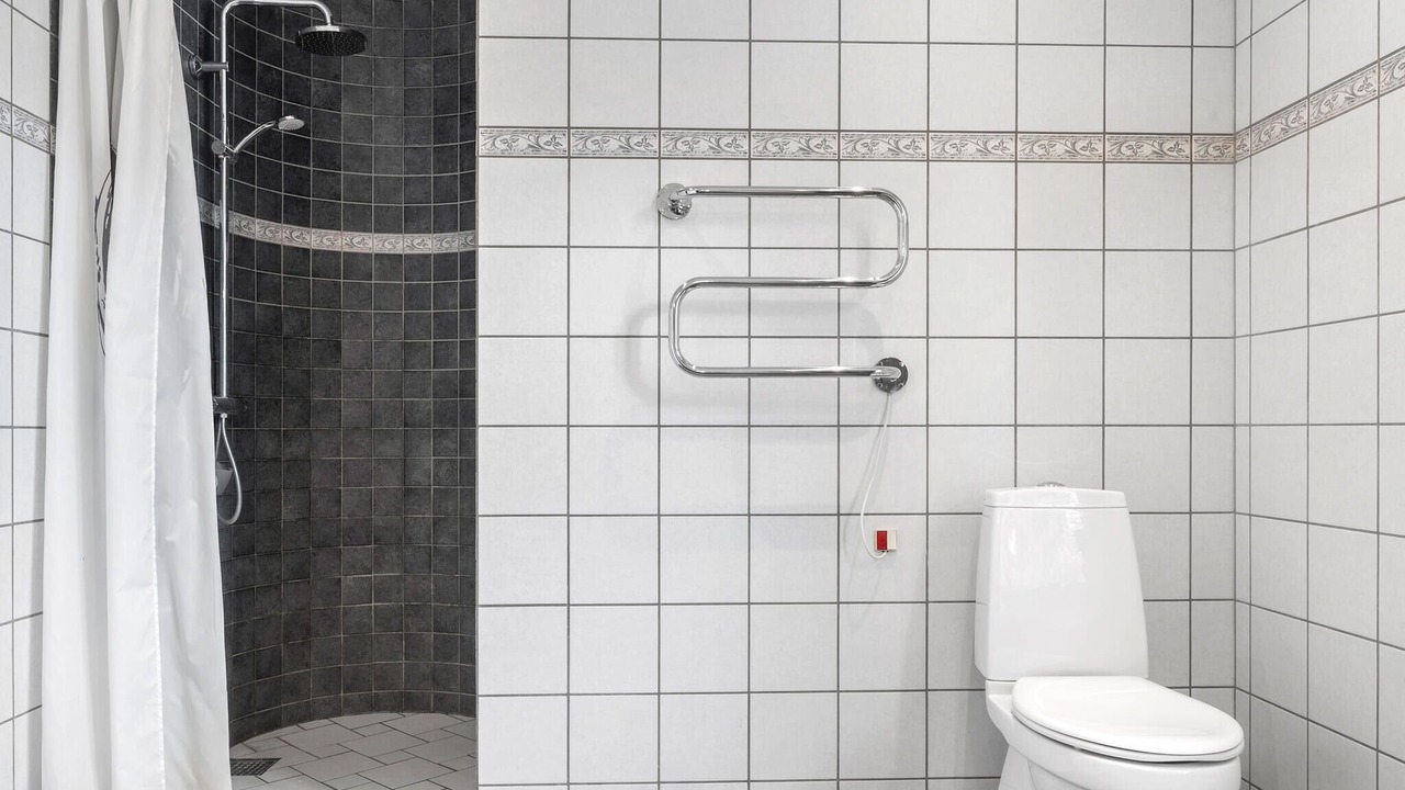 Photo of Bathroom in Rodding