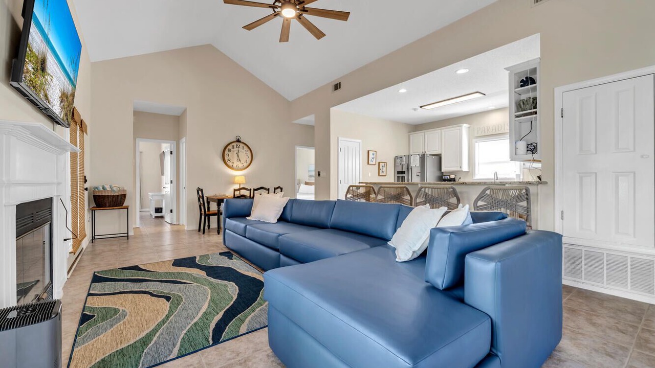 Photo of Livingroom in Crystal Shores
