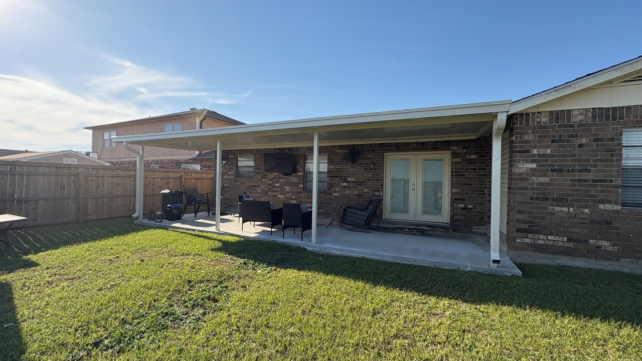 Photo of Patio Balcony in Little Woods