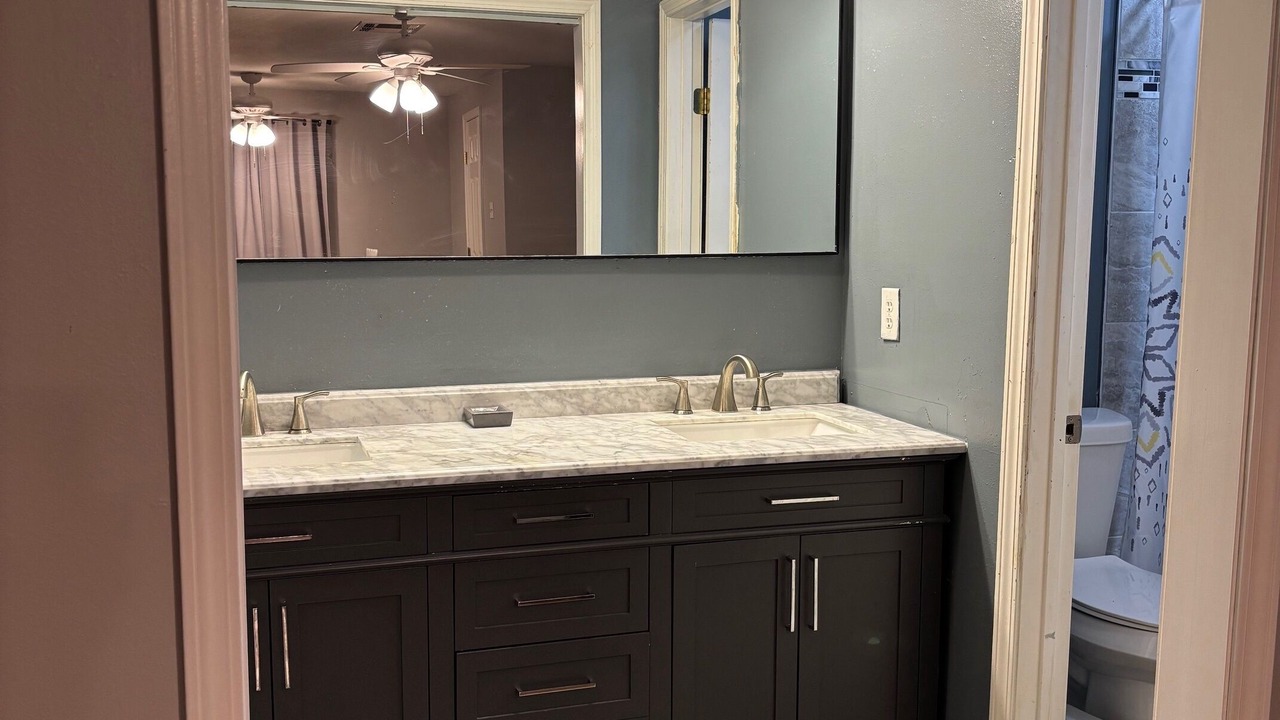 Photo of Bathroom in Little Woods