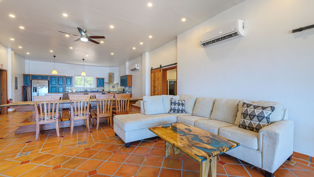Photo of Livingroom in Sittee River